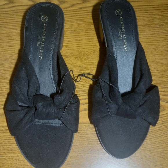 Black Charles Albert open toe; short heeled sandal. - Picture 2 of 2